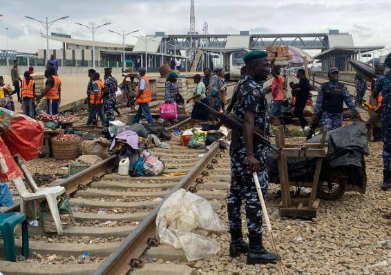 Lagos Govt Directs Traders, Beggars To Vacate Agege Rail Tracks