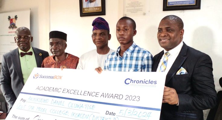 Lagos govt rewards top six WASSCE students with cash gifts