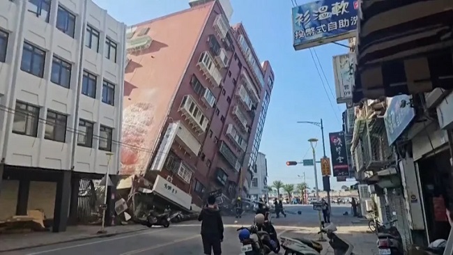 earthquake hits Taiwan,