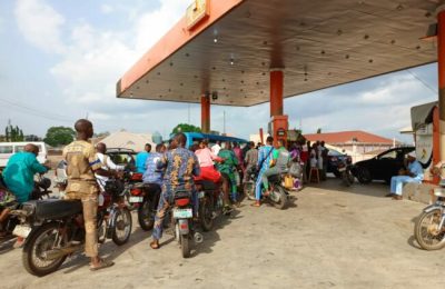Queue resurfaces in Kwara as petrol sells at N720/litre