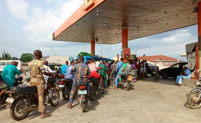 Queue resurfaces in Kwara as petrol sells at N720/litre