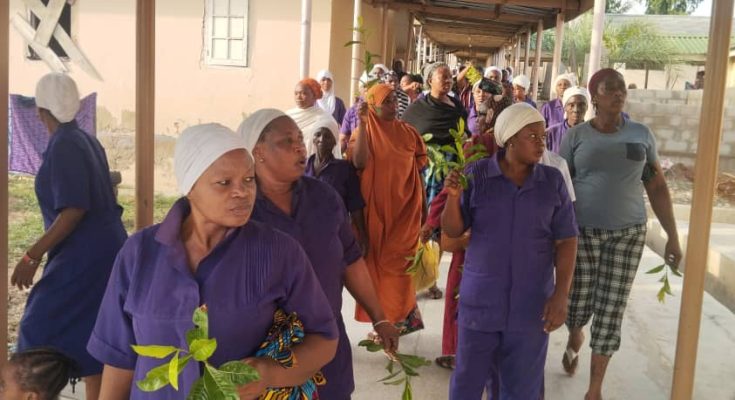 Ward attendants stage protest at Federal Teaching Hospital Lokoja over colleague's death