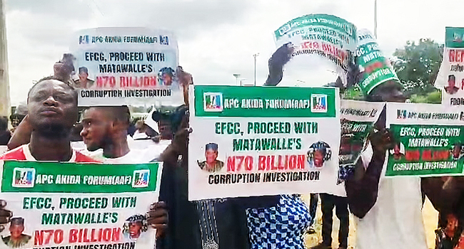 Angry Protesters Storm EFCC HQ, Demand Matawalle’s Probe