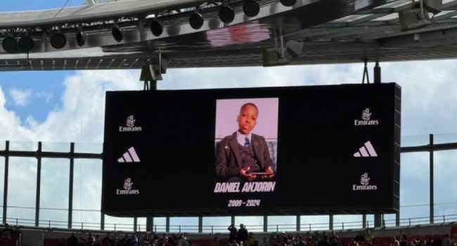 Arsenal Pay Tribute To British-Nigerian Teenage Fan Daniel Anjorin Killed In UK (Pictures)