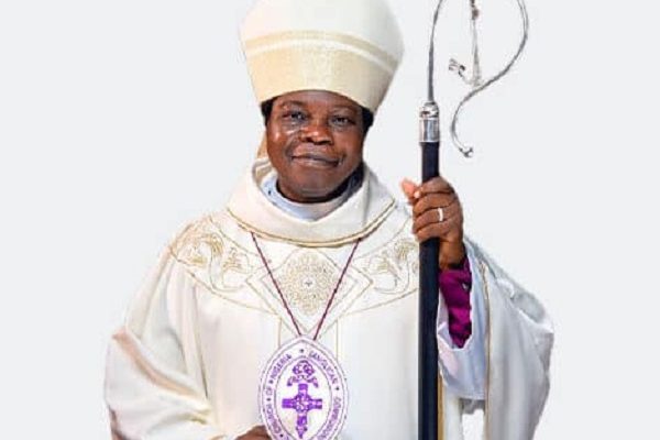 Bishop Okupevi distributes musical instruments at synod