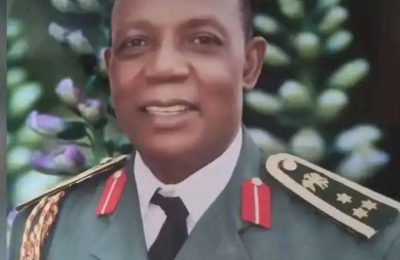 Armed Robbers Kill Retired General In AbujaArmed Robbers Kill Retired General In Abuja -