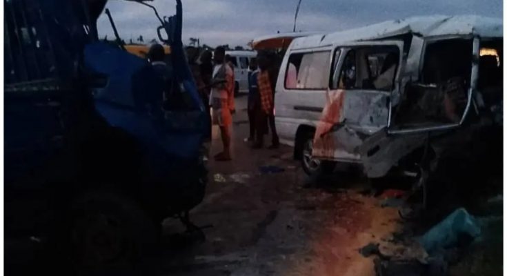 Collusion Between Commercial Bus, Private Vehicle Leaves One Dead In Anambra