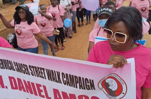 Lawmaker to sponsor 2,000 women, girls for cancer