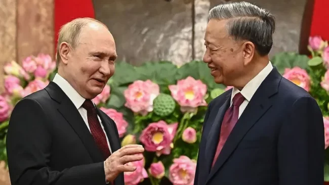 Putin vows to deepen diplomatic ties with Vietnam