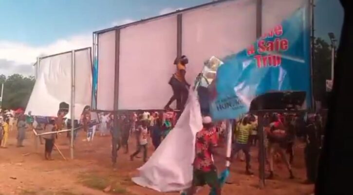 Angry Youths Pull Down Tinubu’s Billboards After Shettima Launched Agric Programme In Yobe