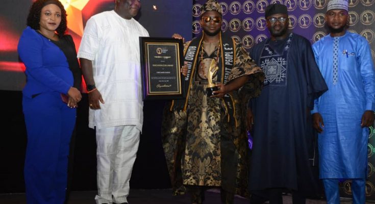 Baamẹkọ of Ibadanland honored as education icon of the year by prominent people's award