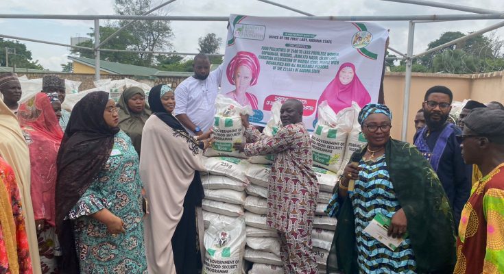 Kaduna: Remi Tinubu distributes palliatives to 2,400 widows, others