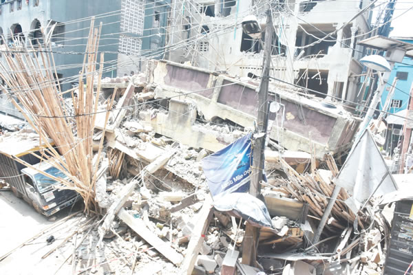 Minimising risk in building collapse