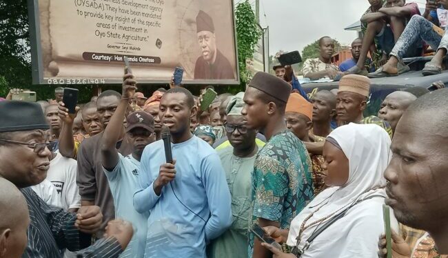 Occupants of Ibadan Circular road corridor protest