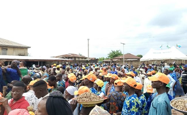 PDP members dump party, defect to APC in Osun