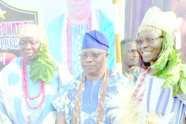 Onikoyi honours dignitaries at first coronation anniversary