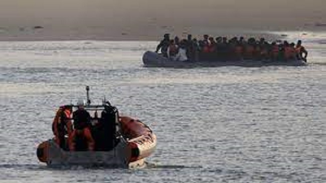 Two migrants die