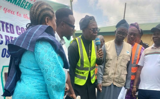 Adeleke flags off distributions of federal govt's palliatives in Osun