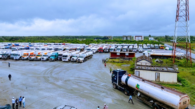 NNPCL trucks lift PMS at Dangote Refinery, NNPCL mobilises trucks ,