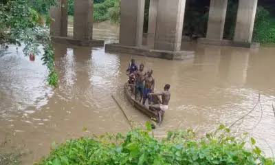 Boat Carrying Wood Merchants Capsizes In Ogun, Two Missing