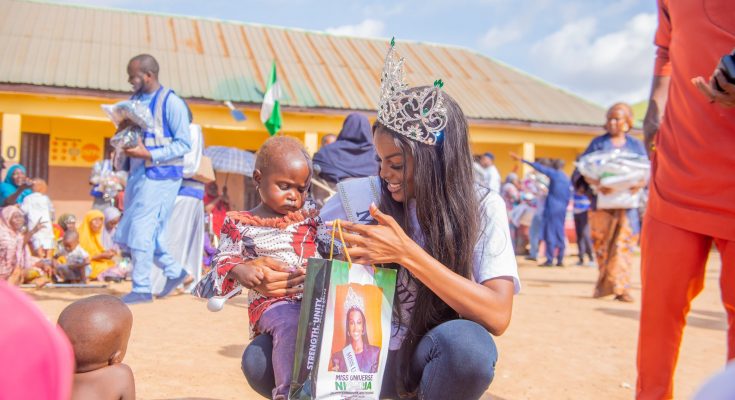 Chidimma Adetshina Pays Courtesy Visit To IDP Camp In Abuja