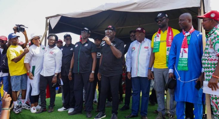 Edo guber: Obaseki, others storm Agenebode for PDP as hundreds join party