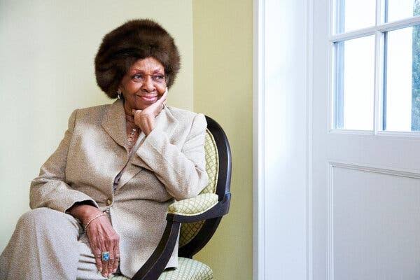 Cissy, Whitney Houston’s Mother, Grammy-Winning Singer, Dies At 91