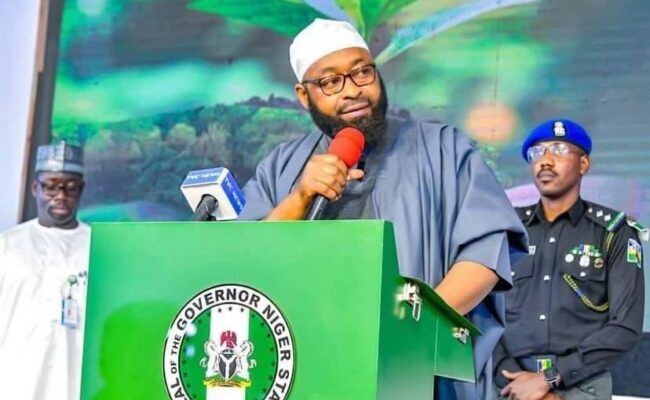 Gov Bago pledges N250m endowment to New Gate varsity