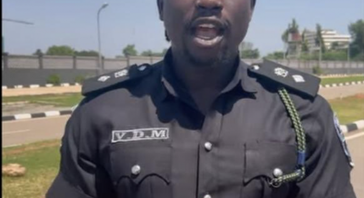 VeryDarkMan apologises for calling self CSP, use of Police uniform