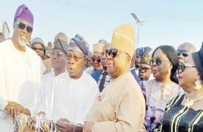 Obasanjo commissions roads commends governor