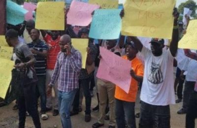 Cross River: PDP members protest over ousted chairman