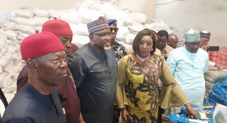 FG commences palliatives distribution to flood victims in Rivers