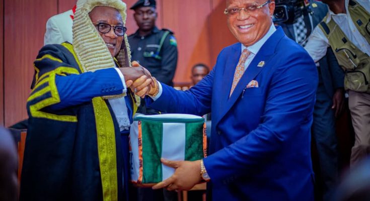 Gov Eno govt presents N955bn 2025 budget to Akwa Ibom Assembly