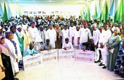 ACReSAL: Gov Ododo presents N3bn to 2,381 beneficiaries from 80 Kogi communities