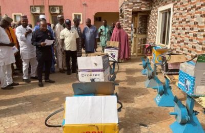 Association distributes grinding machines to 20 farmers in Niger