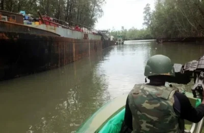 Navy intercepts boat laden with 100,000 litres of stolen crude oil in Ondo