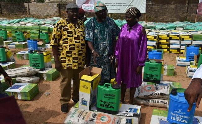 Senator Alli distributes farm implements, fertilizers to rural farmers in Oyo South