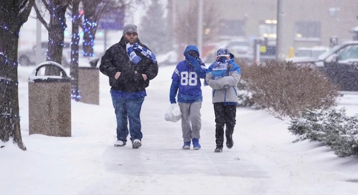 US: Winter storm hits 13 states, shatters snowfall records