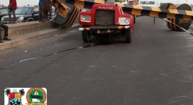 Lagos: Carter Bridge barrier knocked down twice within 24 hours — LASTMA