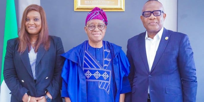 Oyetola, stockbrokers principal officers hold talks on economic development